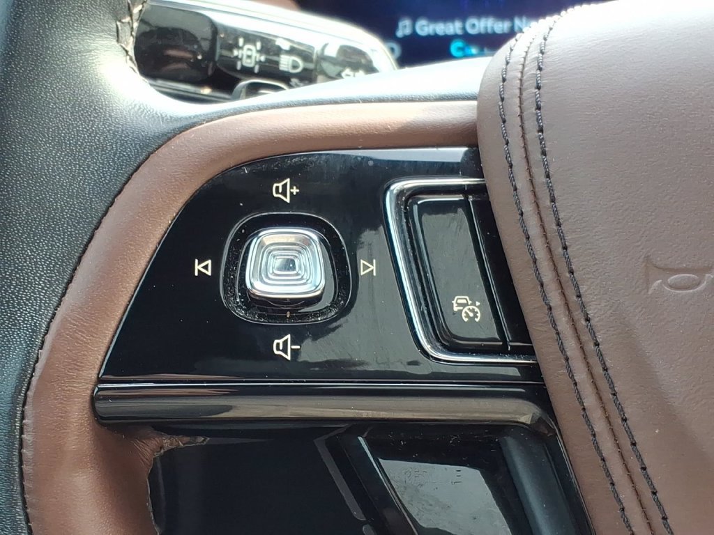 Used 2025 Lincoln Aviator Reserve w/ Jet Appearance Package AWD/4WD image 27