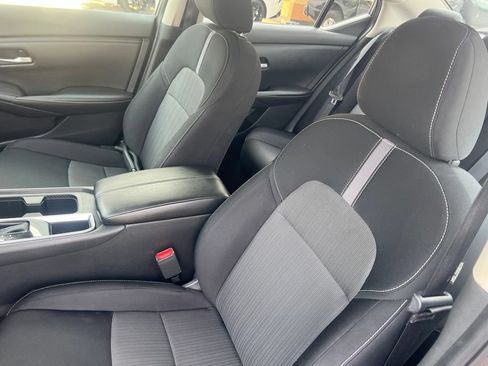 Certified 2022 Nissan Sentra SV FWD image 5