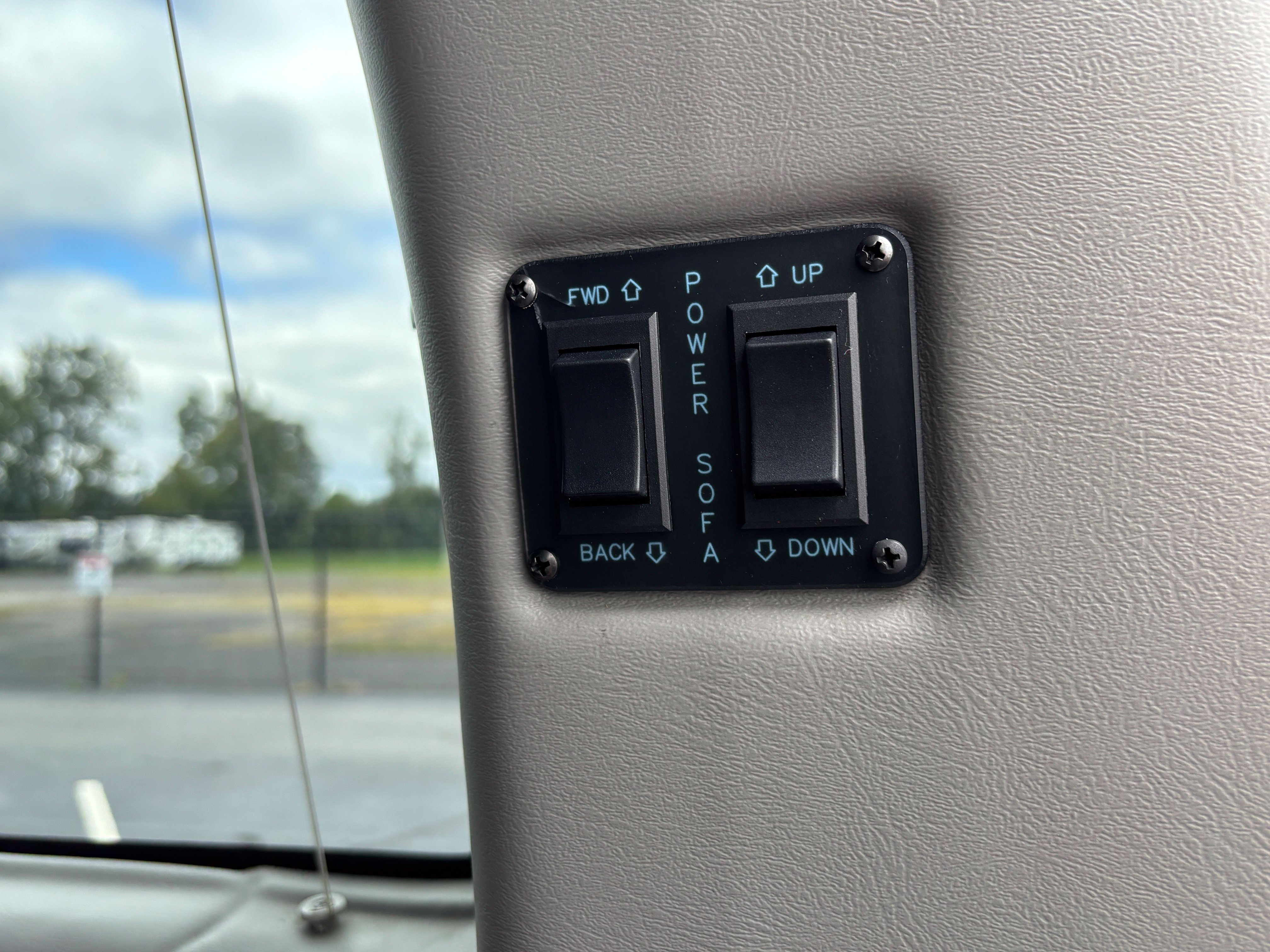 Used 2019 Chevrolet Express 2500 w/ Enhanced Convenience Package RWD image 11