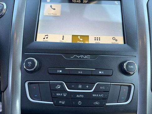 Certified 2019 Ford Fusion SE w/ Equipment Group 151A image 5