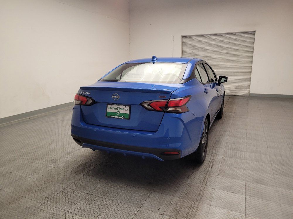Used 2024 Nissan Versa SR FWD image 7