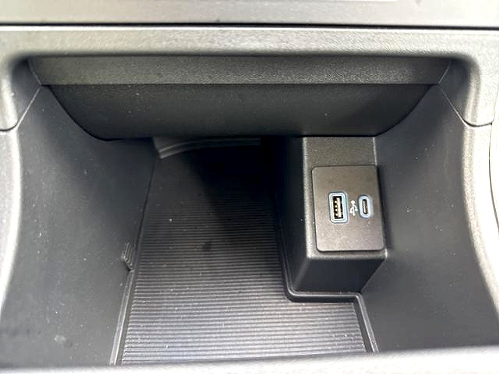 Used 2024 Ford Edge SE AWD/4WD image 19