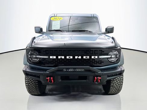 Used 2024 Ford Bronco Wildtrak image 2