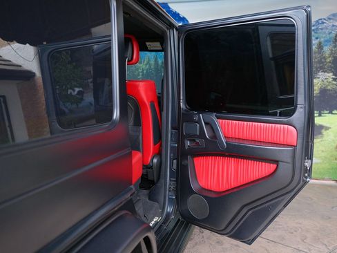 Used 2018 Mercedes-Benz G 63 AMG 4MATIC image 32