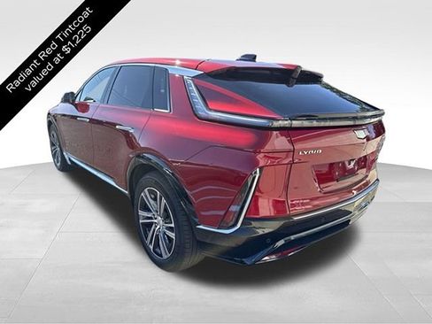 Certified 2024 Cadillac Lyriq Luxury AWD/4WD image 9