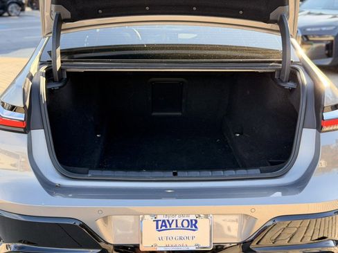 Certified 2023 BMW 760i xDrive image 18