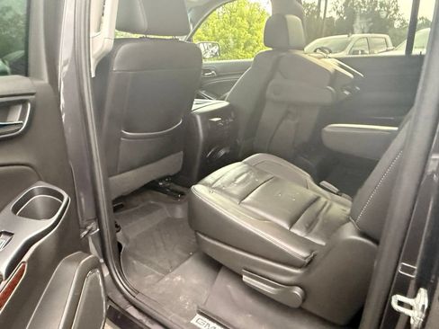 Used 2018 GMC Yukon XL SLT w/ Open Road Package AWD/4WD image 15
