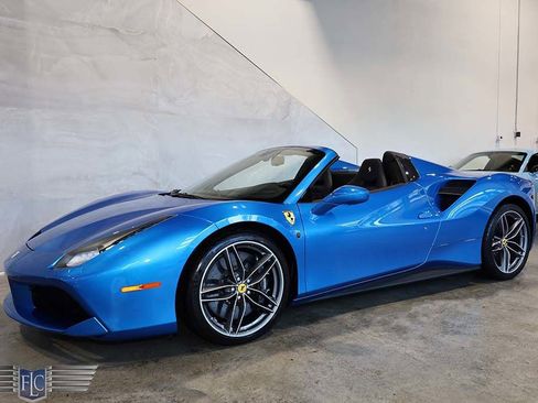 Used 2018 Ferrari 488 Spider image 57