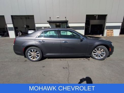 Used 2018 Chrysler 300 Limited w/ Safetytec Plus Group AWD/4WD image 5