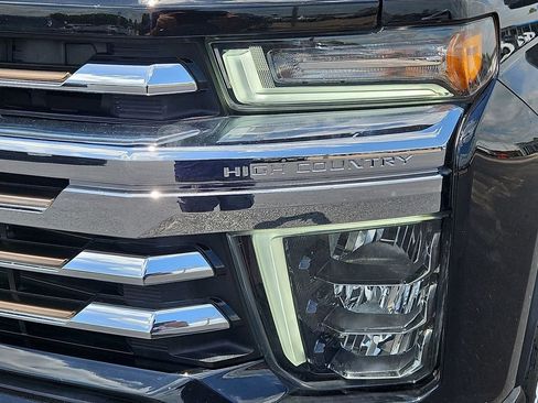 Used 2021 Chevrolet Silverado 2500 High Country w/ Z71 Off-Road Package AWD/4WD image 10