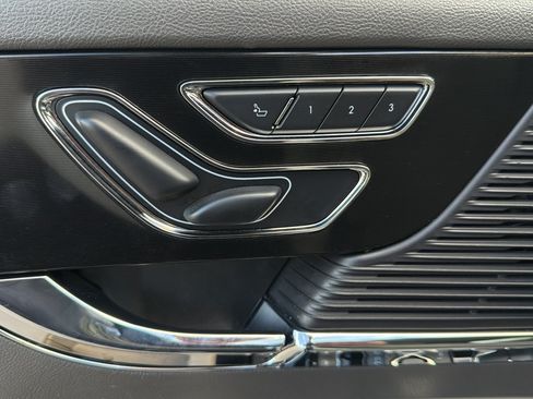 Used 2022 Lincoln Corsair FWD w/ Premium Package image 10