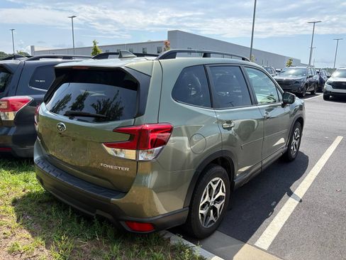 Used 2019 Subaru Forester Premium AWD/4WD image 6