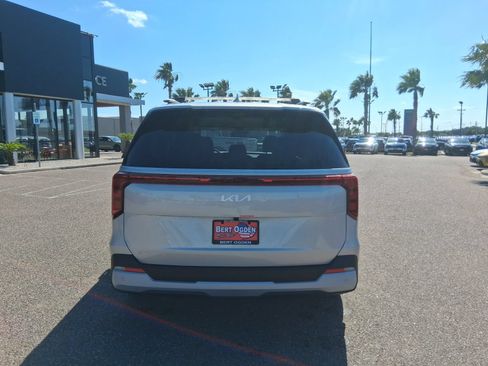 New 2026 Kia Carnival EX FWD image 5
