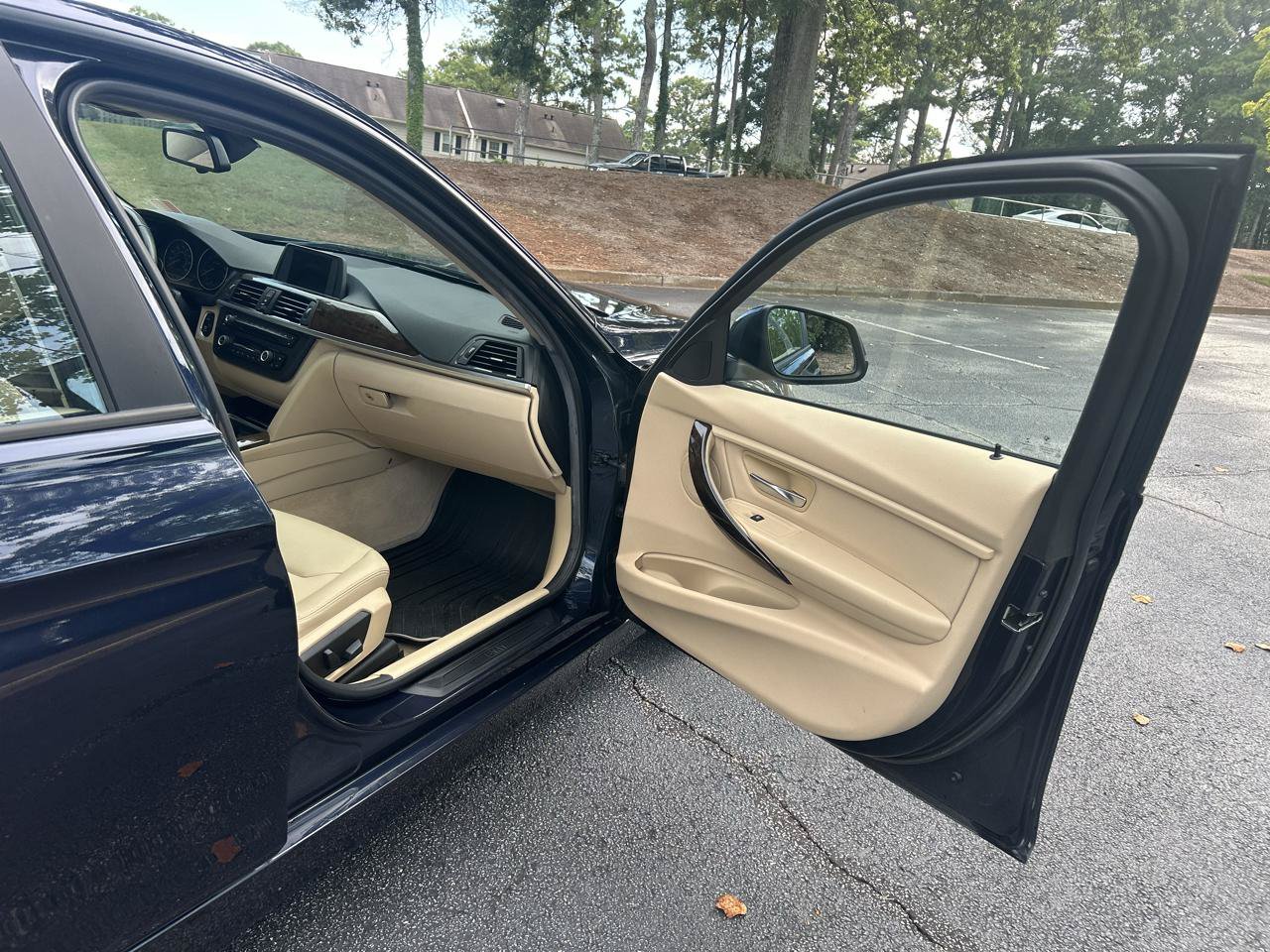 Used 2015 BMW 320i Sedan RWD image 20