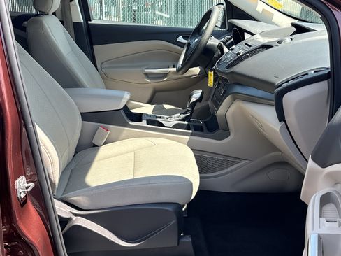 Used 2018 Ford Escape SE FWD image 12