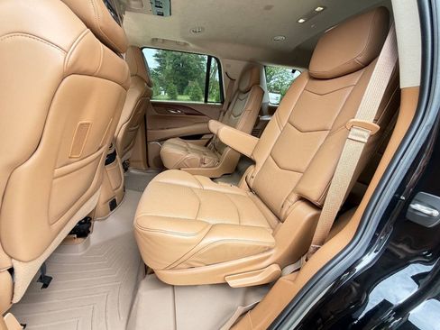 Used 2016 Cadillac Escalade Platinum AWD/4WD image 17
