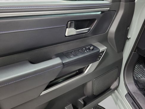Certified 2025 Toyota Sequoia Platinum AWD/4WD image 10