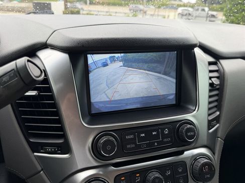 Used 2020 Chevrolet Suburban LT RWD image 23