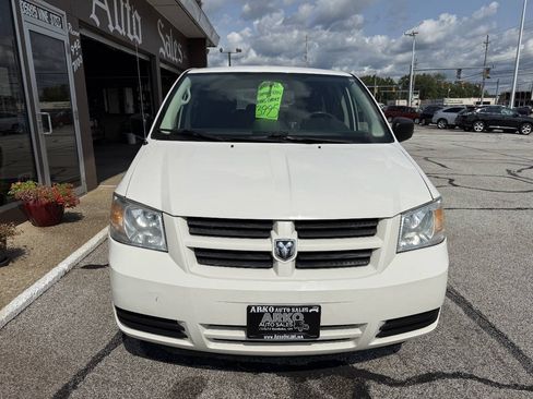 Used 2008 Dodge Grand Caravan SE FWD image 3