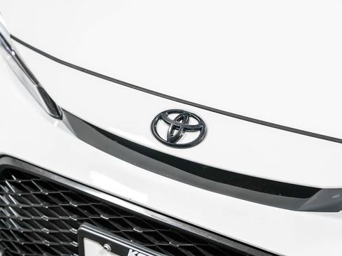 Used 2024 Toyota Corolla SE FWD image 8