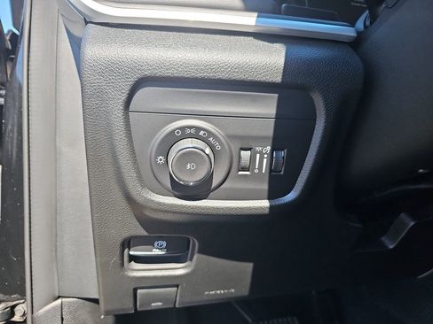 Used 2023 Jeep Grand Cherokee L Limited AWD/4WD image 28