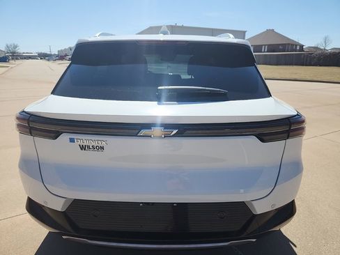 Certified 2025 Chevrolet Equinox EV LT w/ Convenience Package image 6