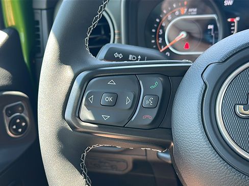 Used 2025 Jeep Gladiator Mojave image 29