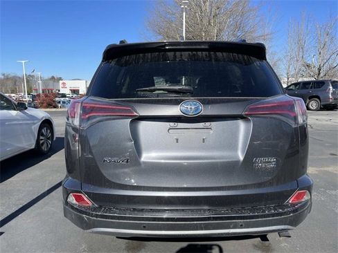 Used 2018 Toyota RAV4 Limited image 3