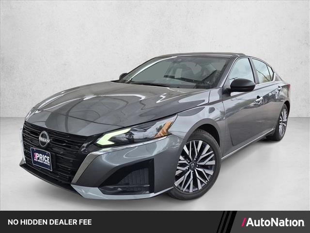 Used 2025 Nissan Altima 2.5 SV FWD image 1