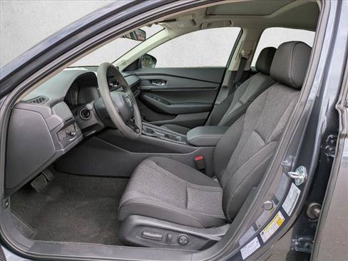 Used 2025 Honda Accord SE image 11