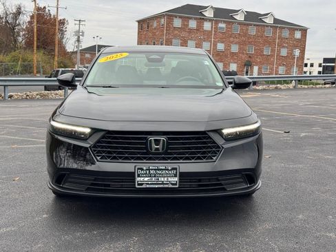 Certified 2025 Honda Accord SE image 9