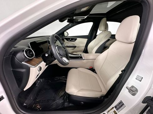 Used 2025 Mercedes-Benz C 300 Sedan image 19