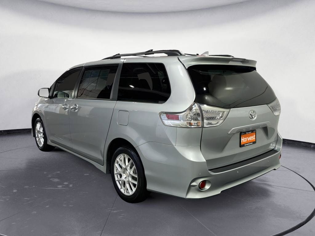 Used 2019 Toyota Sienna SE w/ SE Preferred Package AWD/4WD image 18