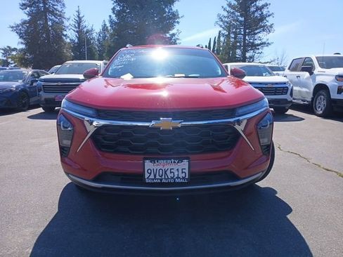 Used 2026 Chevrolet Trax LT w/ LT Convenience Package image 8