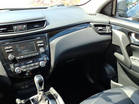 Certified 2018 Nissan Rogue Sport SV AWD/4WD image 15