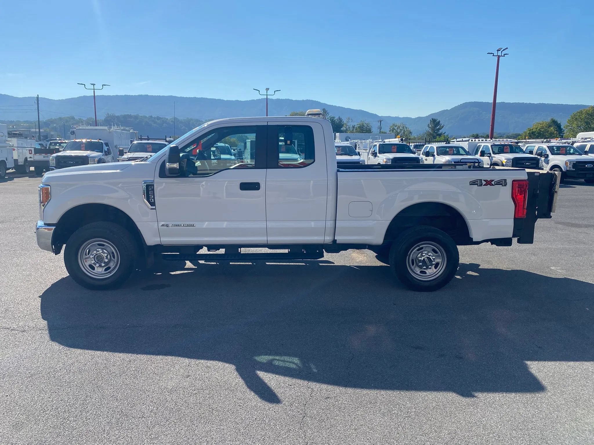 Used 2017 Ford F250 XL w/ Power Equipment Group AWD/4WD image 5