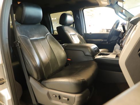 Used 2016 Ford F250 Lariat w/ Chrome Package image 18