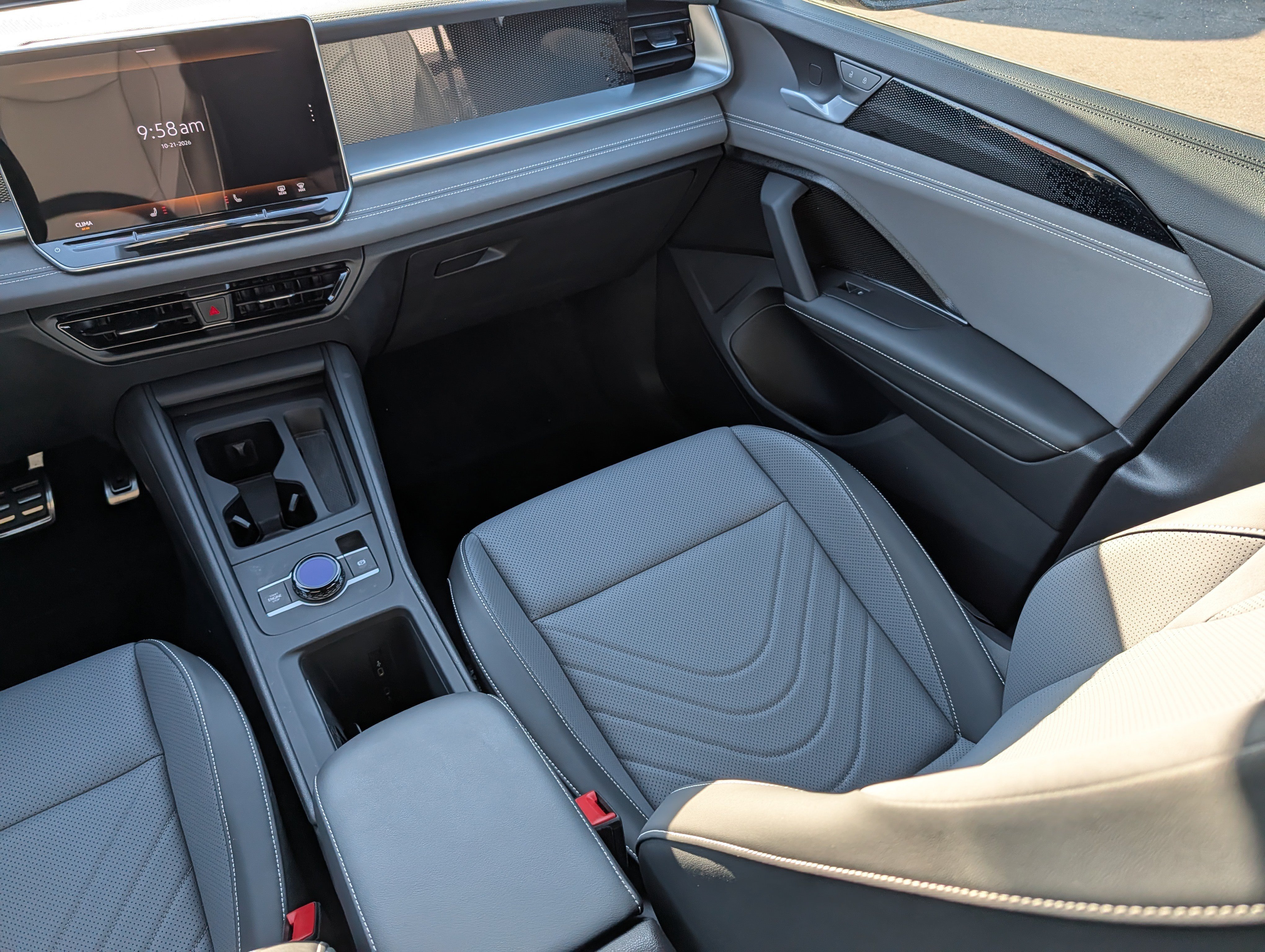 Certified 2026 Volkswagen Tiguan SE R-Line AWD/4WD image 9