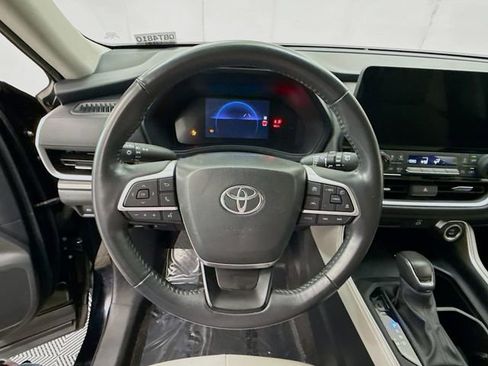 Used 2024 Toyota Grand Highlander FWD image 11