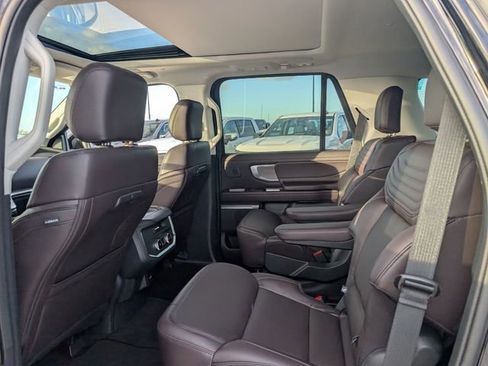New 2025 Ford Expedition Platinum w/ Platinum Ultimate Package image 8