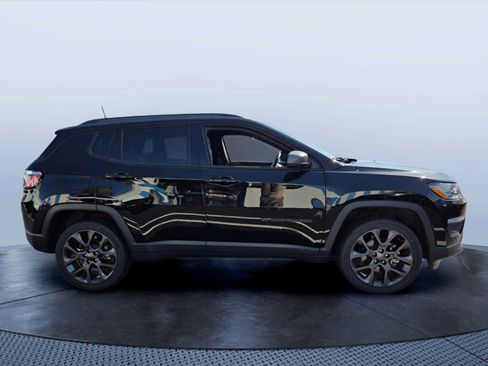 Used 2021 Jeep Compass Latitude w/ Sun and Sound Group AWD/4WD image 7