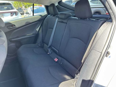 Used 2022 Toyota Prius L Eco FWD image 22
