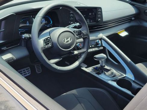 New 2026 Hyundai Elantra SEL Sport FWD image 5