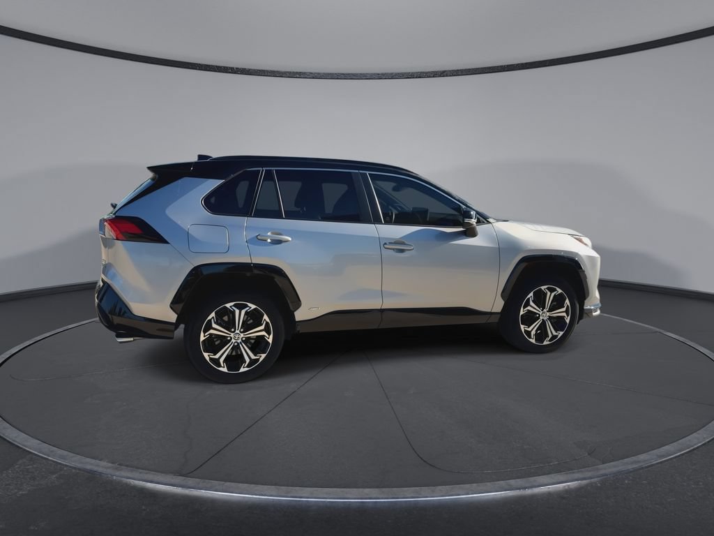 Used 2025 Toyota RAV4 XSE w/ Premium Package AWD/4WD image 9
