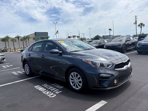 Certified 2021 Kia Forte Sedan FWD image 2