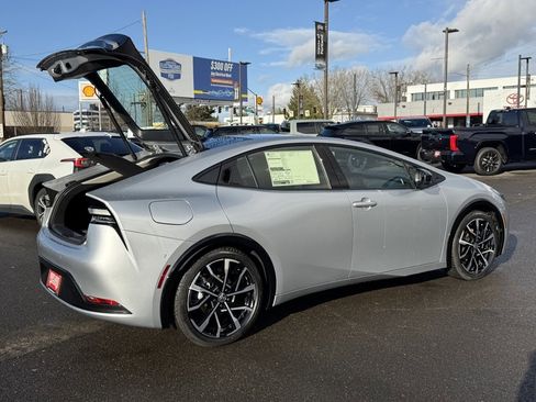 New 2026 Toyota Prius Plug-In Hybrid image 8