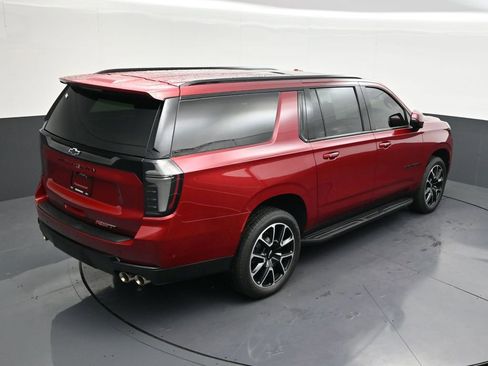 Used 2026 Chevrolet Suburban RST w/ Comfort Package image 21