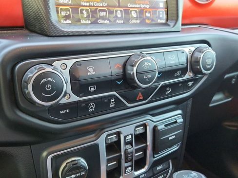 Used 2018 Jeep Wrangler Unlimited Rubicon AWD/4WD image 27