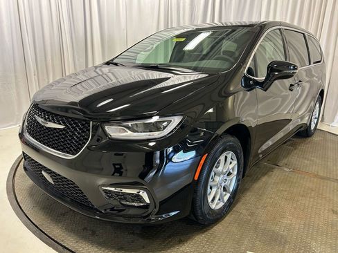 New 2026 Chrysler Pacifica Select image 25