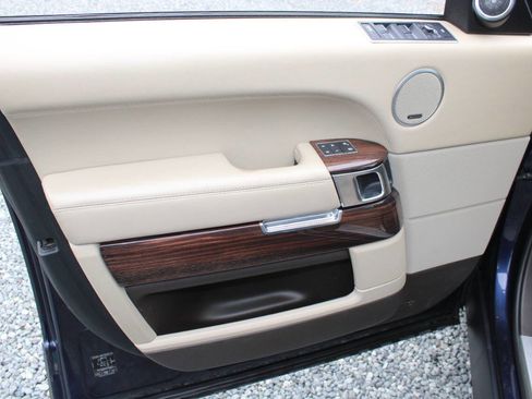 Used 2016 Land Rover Range Rover HSE image 22